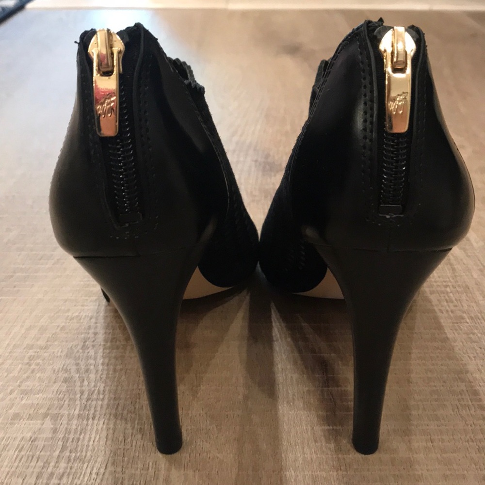 Size 7 New Marc Fisher Black Suede Shoes - Picture 2 of 4